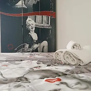 ᗰiki ᕼouտᗴ 2 Apartamento